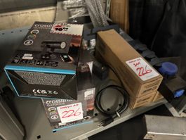 Posten mit 4 Crosslink Outdoor Strahler (Lot 226) 2504 Biel