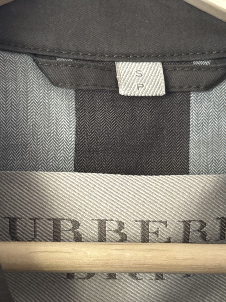 Burberry Mäntel: Burberry Trenchcoat, Khaki, Grösse S – Gebraucht aus Oberwil b. Zug von Safouh 2