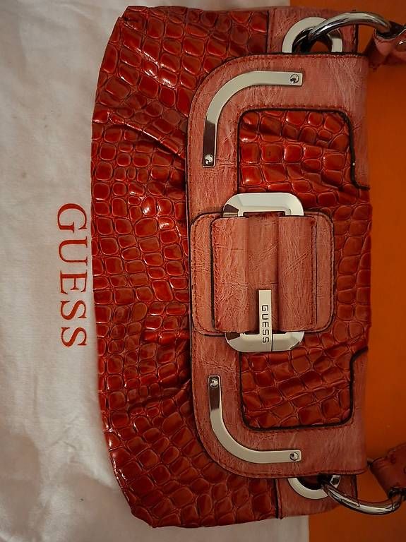 Guess Borse da donna: Rote Guess Neu – Usato da Emmenbrücke venduto da Ddagi