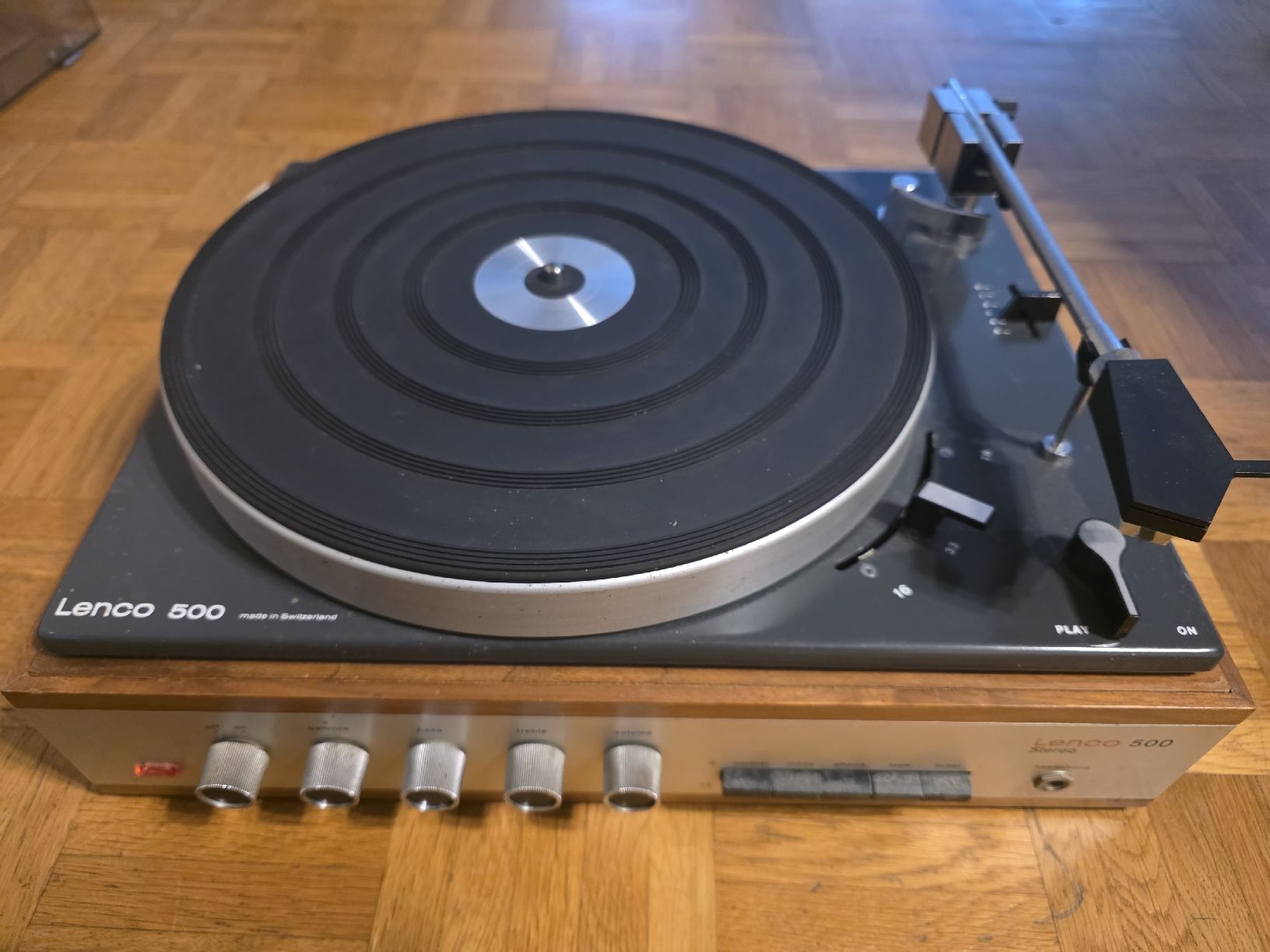 Lenco Plattenspieler: Lenco L55 oder B55 PL läuft Amp defekt – Defekt aus Grosswangen von Bitubo
