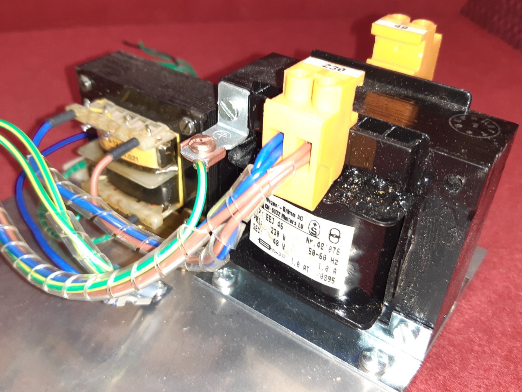 Componenti elettronici: 2 Stk. Transformatoren, 12V & 48V, ungtestet! Inkl. Schalter – Usato da Lohn-Ammannsegg venduto da Molch7 6