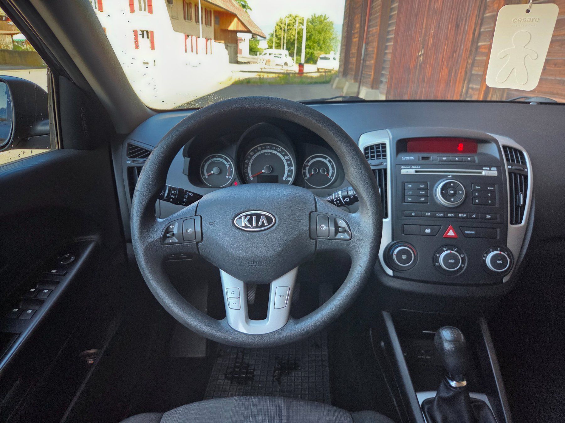 Kia Automobili: Kia Ceed 1.4 SW ISG - MFK 18.06.2026 – Usato da Solothurn venduto da LYRELA 6