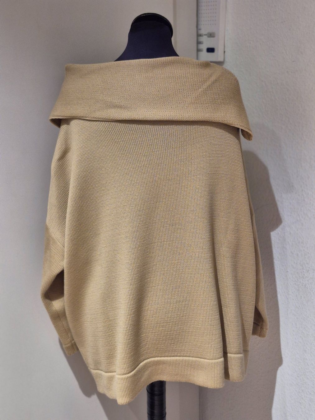 Pulls & Sweat-shirts: Pullover beige mit Rollkragen Dr. Heider Petkov S/Oversize – D'occasion à Zürich par Roberto040 2