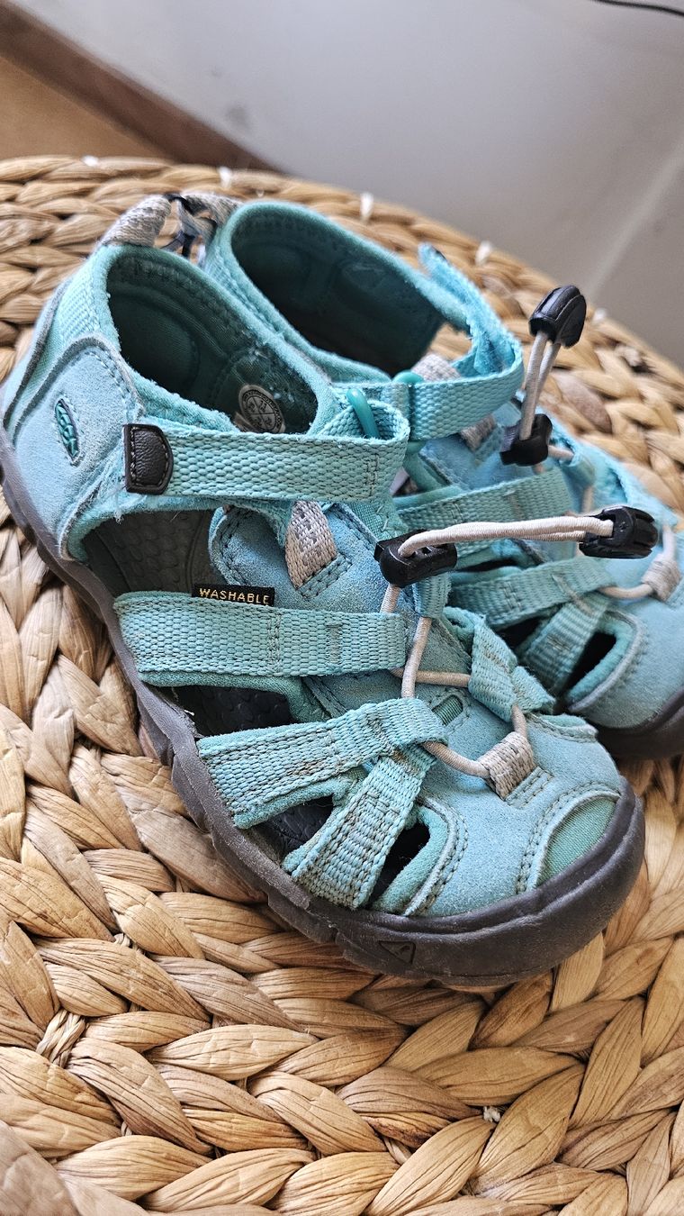 Scarpe per ragazzi: Kinder Sandalen Keen Grösse  – Usato da Tann venduto da dan_dzf8