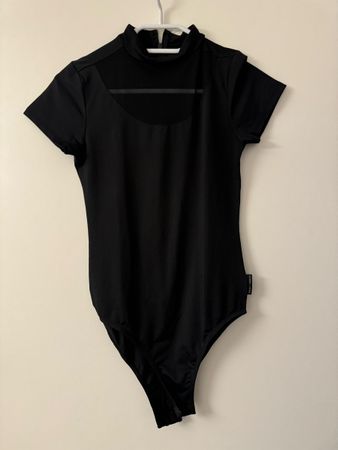 Body noir élégant à manches courtes - Taille M