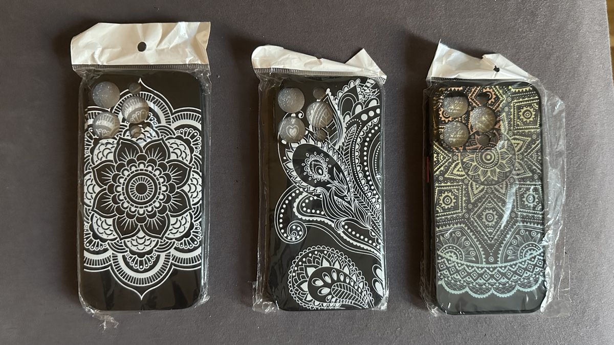 Apple Coques & Protection écran: 9 iPhone 14 pro Hüllen / Covers – Neuf (Voir description) à Zürich par Rammis 2