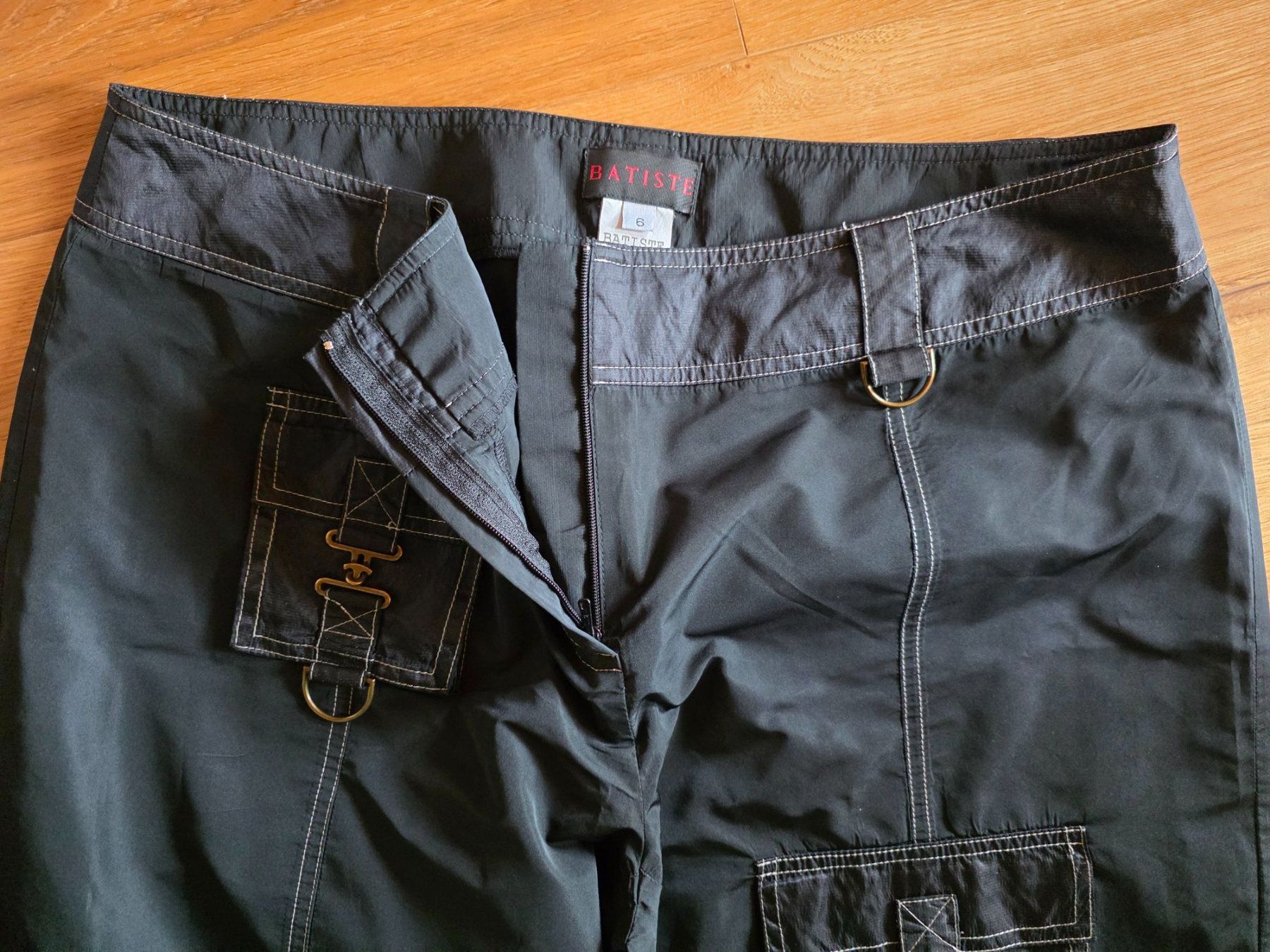 Pantaloni: Damen Polyester Hose Schwarz Batiste Grösse 6 – Usato da Walterswil BE venduto da Lonitti 4