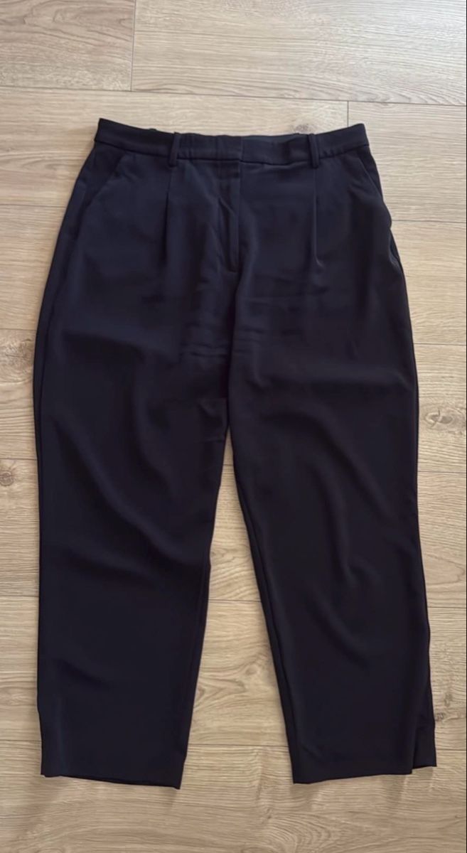 Pantaloni: H&M - Pantalon - taille 44 – Usato da Belmont-Lausanne venduto da Michelle_Srdr_ 1