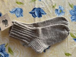 100% Schurwolle Socken Dame/Herr 39/40 braun handgestrickt