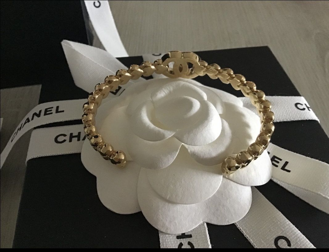 Chanel Herz-Armspange mit CC-Logo und Strass, Gold, Full Se (Gebraucht ...