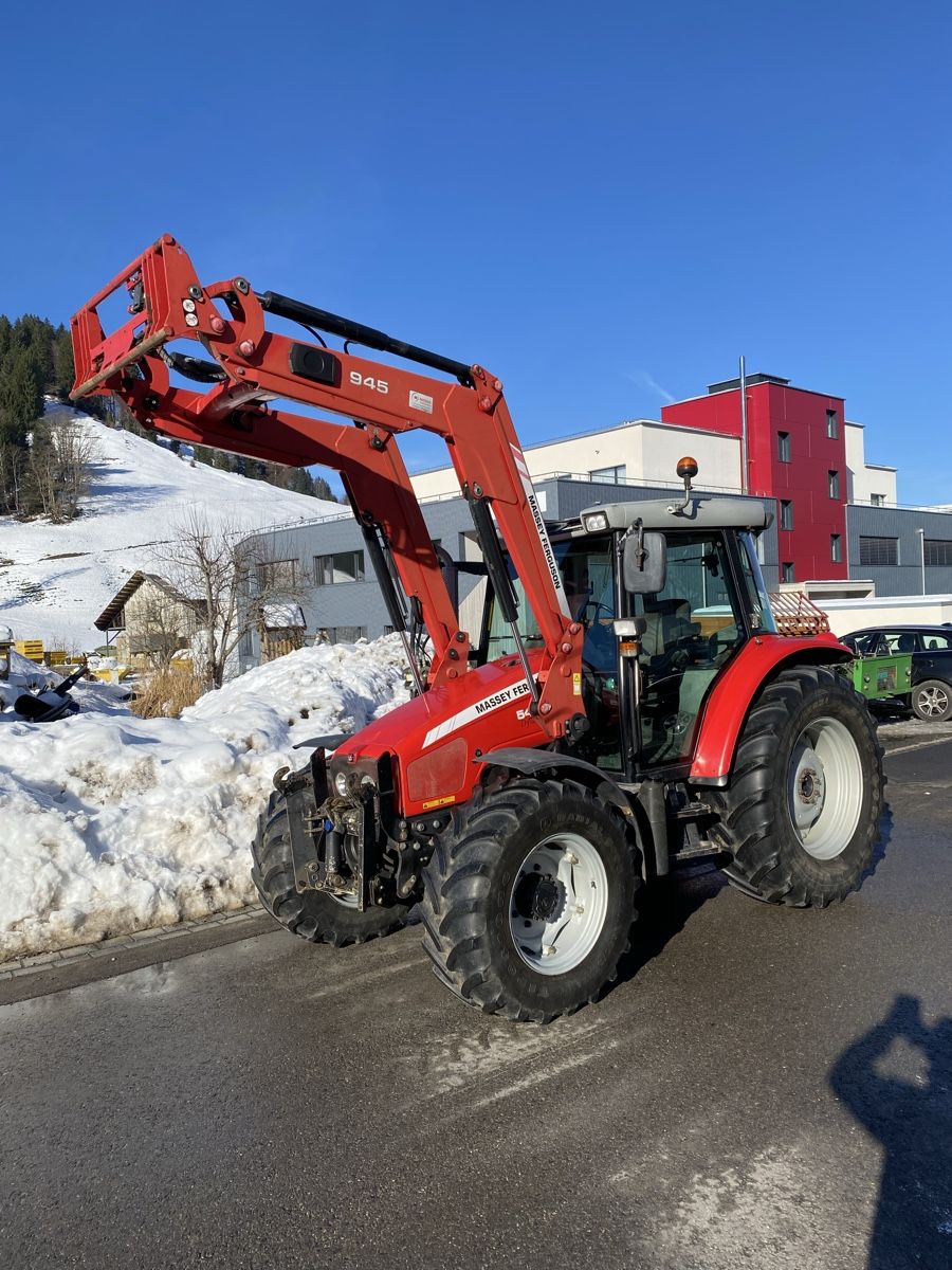 Massey Ferguson Trattori: Massey Ferguson 5445 – Usato da Wädenswil venduto da Grischabarth