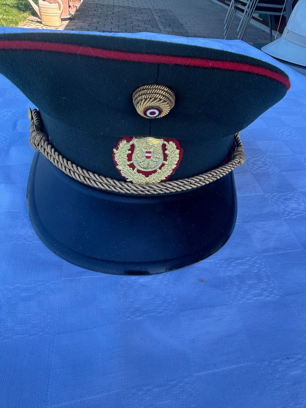 Copricapi, berretti & cappellini: Polizeimütze Oesterreich – Usato da Salvenach venduto da Haeseli59 1