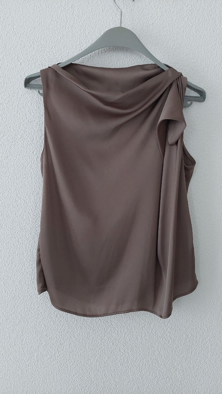 Giacche: Blazer mit Blusen Top – Usato da Escholzmatt venduto da Ipbuur 2