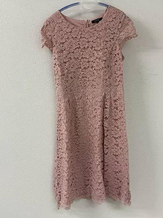 Rosefarbenes Spitzenkleid, Gr 40