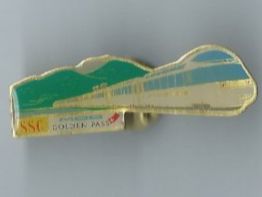 Plaketten & Abzeichen: MOB Golden Pass Pin – Gebraucht aus Zürich von t24_de