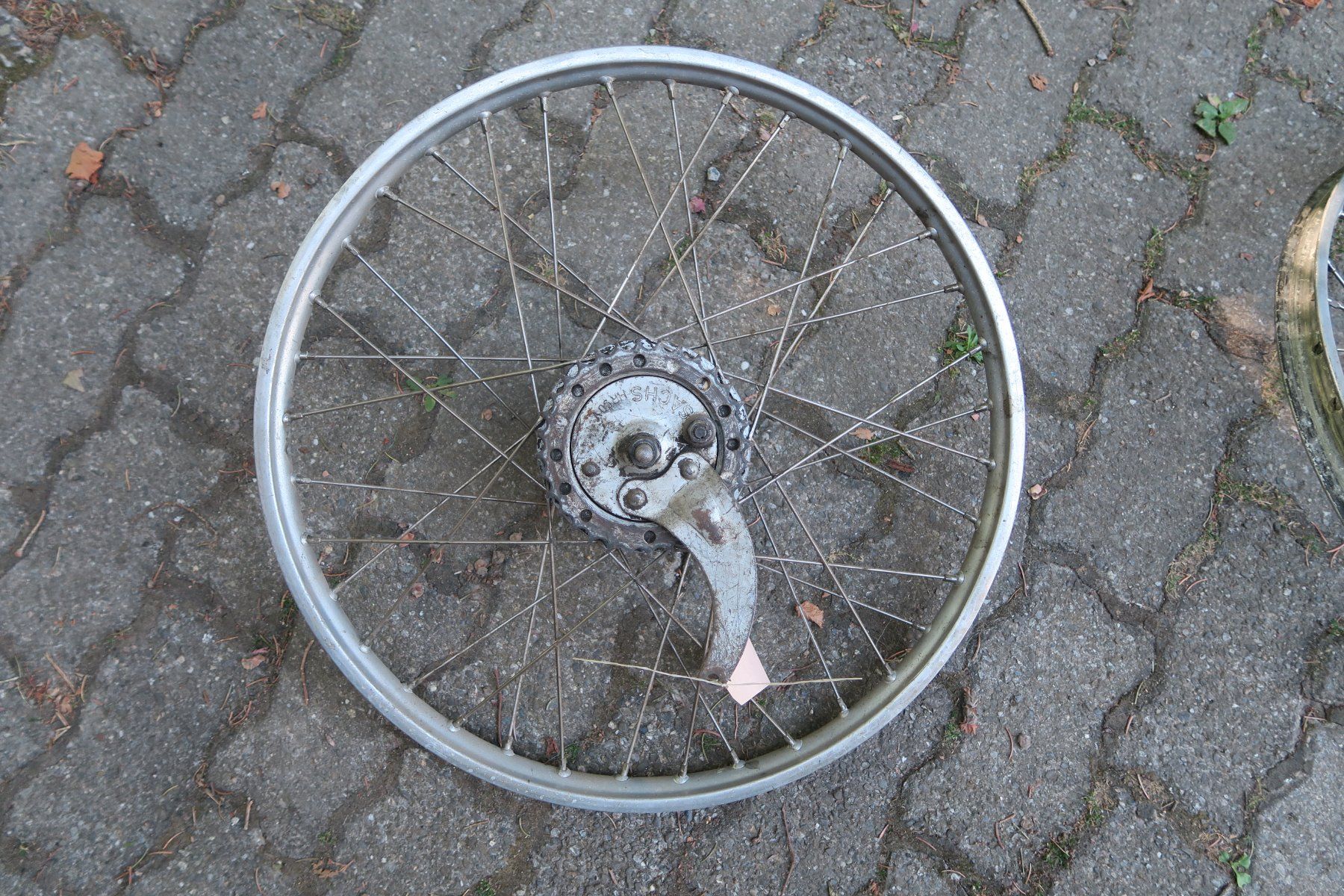 Sachs Parti ricambio per ciclomotori: Mofa / Töffli Sachs 502 503 ? Hinterrad – Usato da Heimberg venduto da Heimberg2010