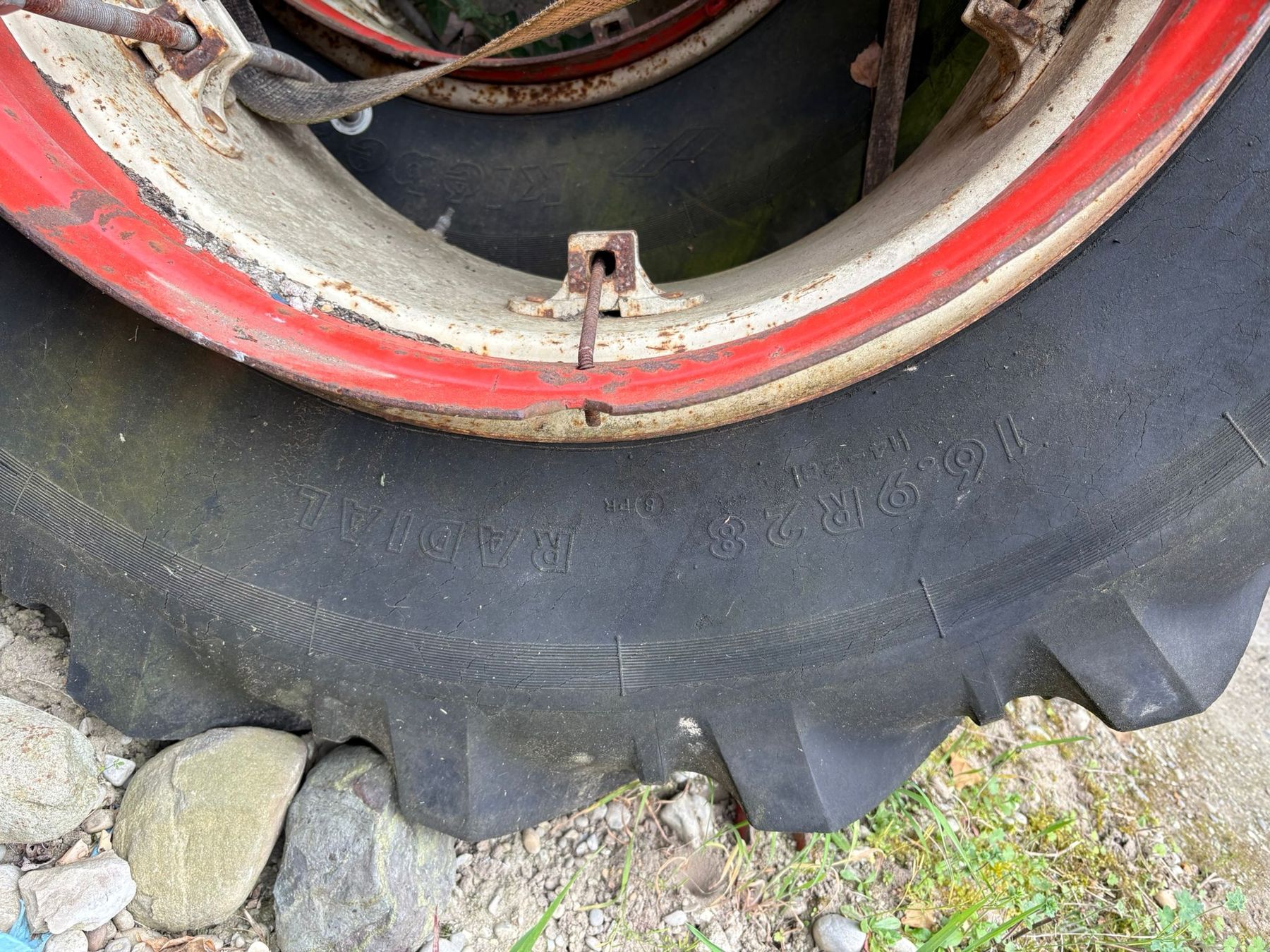 Tracteurs: Doppelrad – Défectueux à Niederneunforn par dominic044 2