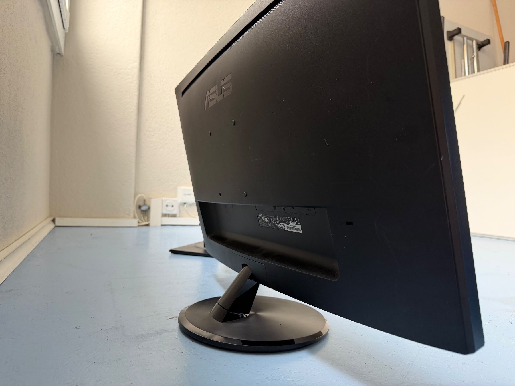Asus Monitor: 2 ASUS Monitoren – Usato da Zürich venduto da mar_hs6l 1