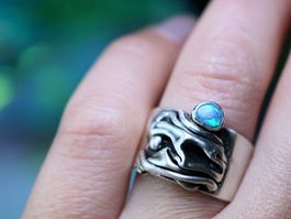 SALE! CORAL Opal Silberring in kunstvollem Design · EU 57