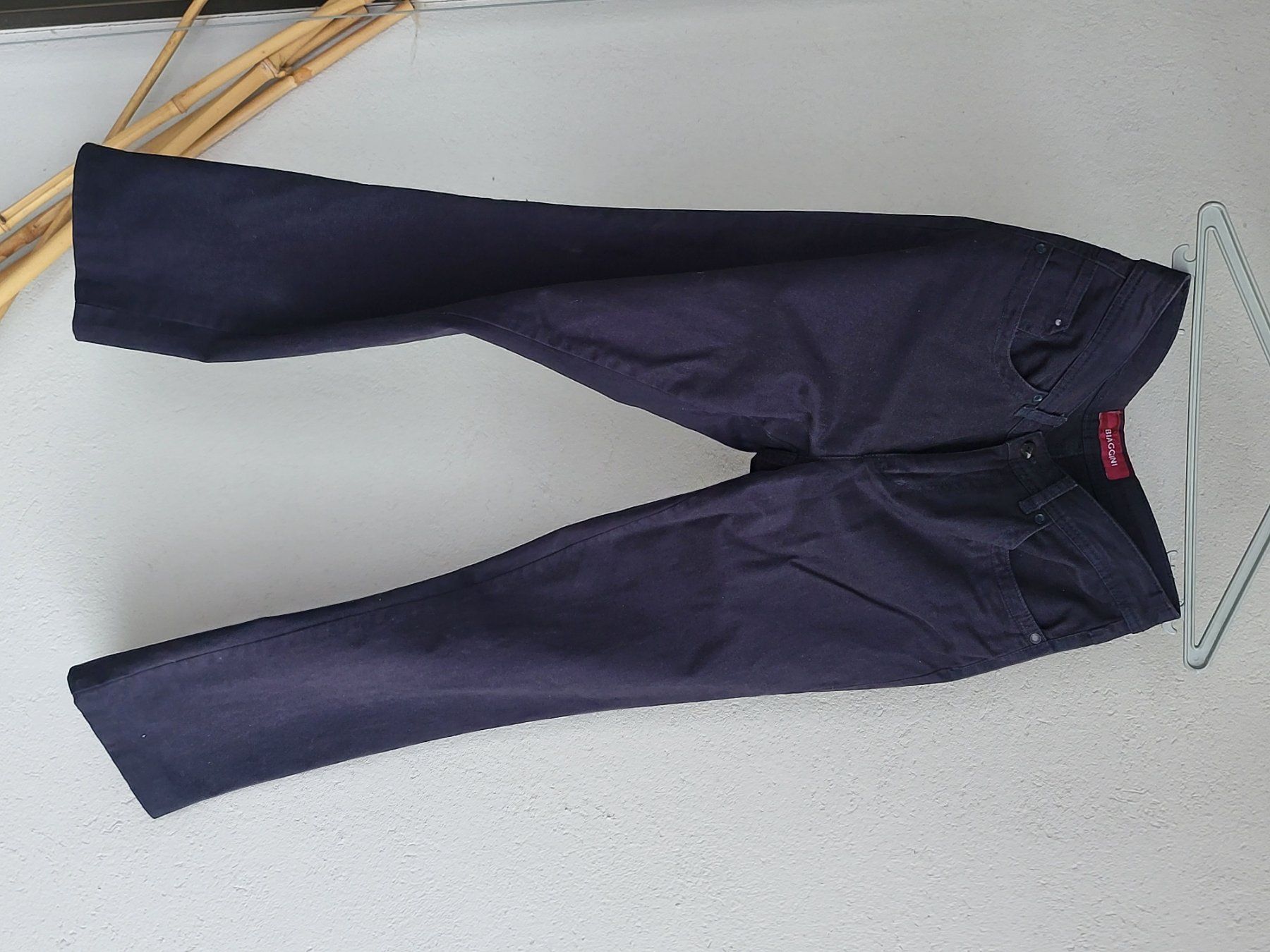 Pantaloni: Dunkelblaue Mädchen- Damenhose Grösse 19? Vermutl 34 – Usato da Horgen venduto da 2CH70