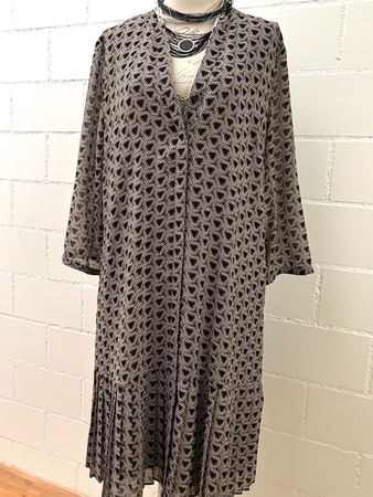 Neues Kleid v. COMMA, Grösse 42