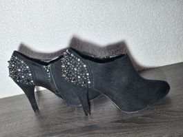 Schwarze Nieten Stiefeletten Gr.36 Graceland