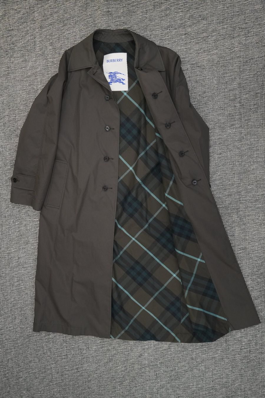 Burberry Cappotti: Burberry Reversible Trench Coat - EU 46 – Nuovo (secondo la descrizione) da Neuchâtel venduto da yan_lq56 1