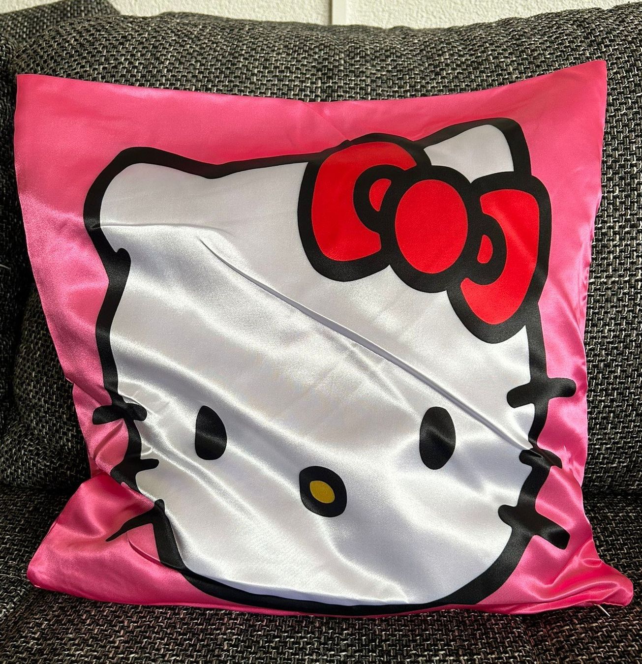 Hello Kitty Kissen: Hello Kitty Kissenbezug Sofa Katze Comic Cat Mädchen Rosa – Neu und originalverpackt aus Dättlikon von easythings