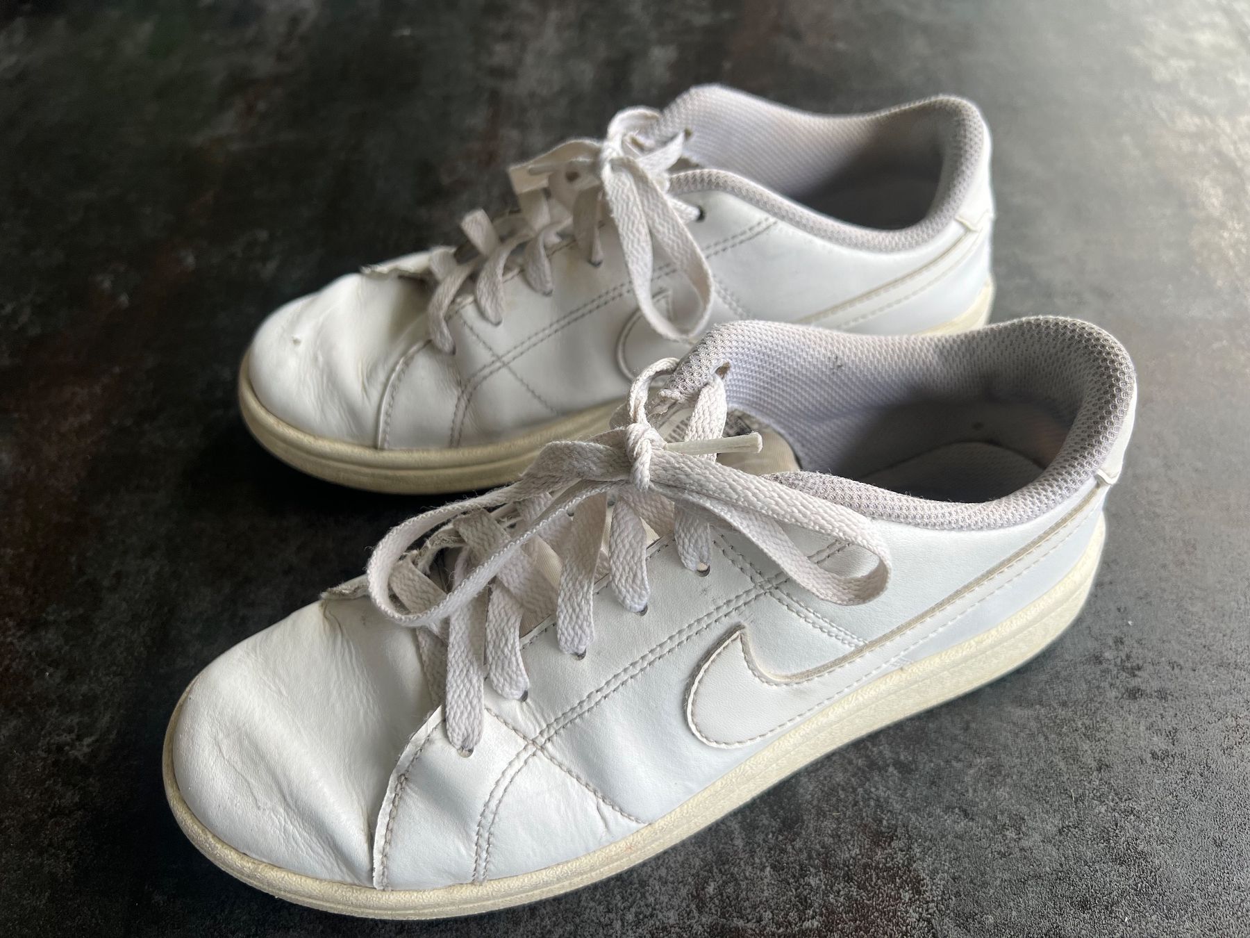Nike Scarpe da uomo: Nike Sneaker weiss Grösse 36,5 – Usato da Brunnen venduto da Dirza78 1