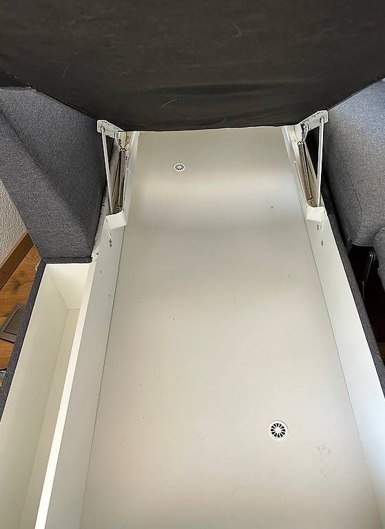 Conforama Sofas: Canapé d'angle convertible gris + coffre de rangement – D'occasion à Morges par Razican 2