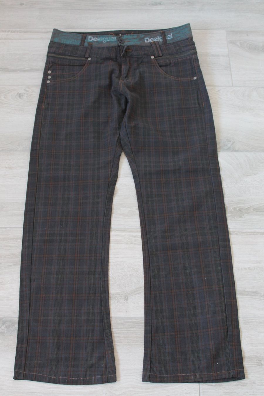 Desigual Pantaloni: Pantalon DESIGUAL taille 42 – Usato da Chez-le-Bart venduto da jasse 2