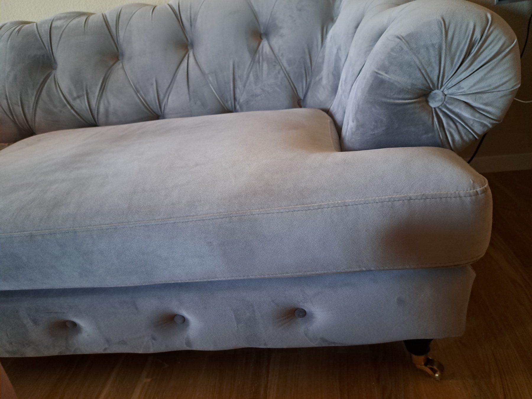 Chesterfield Sofas: Chesterfield 4er Samtsofa – Gebraucht aus Zürich von katalinw 1