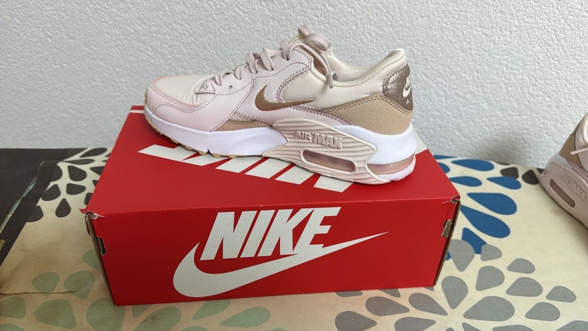 Damenschuhe: Nike Air Max Excee – Neu und originalverpackt aus Zürich von pocchia_kekka 2