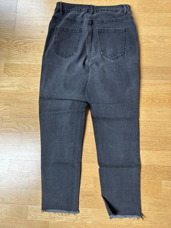 Jeans noir sans ourlet T 44
