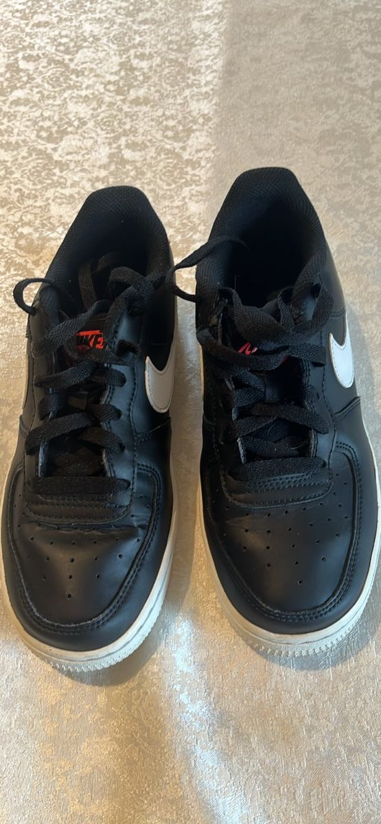 Nike Scarpe da donna: Nike Air Force 1, noires, taille 38, parfait état! – Usato da Crissier venduto da bar_rs56 1