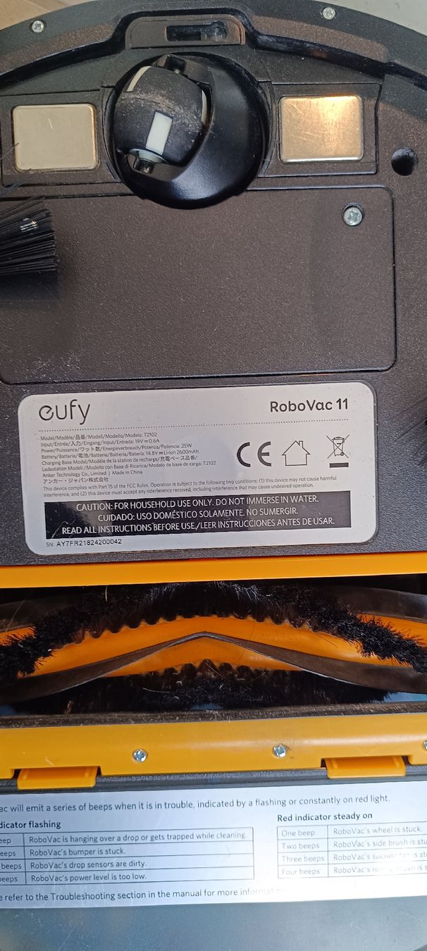 Eufy Staubsauger & Zubehör: Eufy RoboVac 11 Saugroboter mit Ladestation gebraucht – Defekt aus Arbon von Gatto81 3