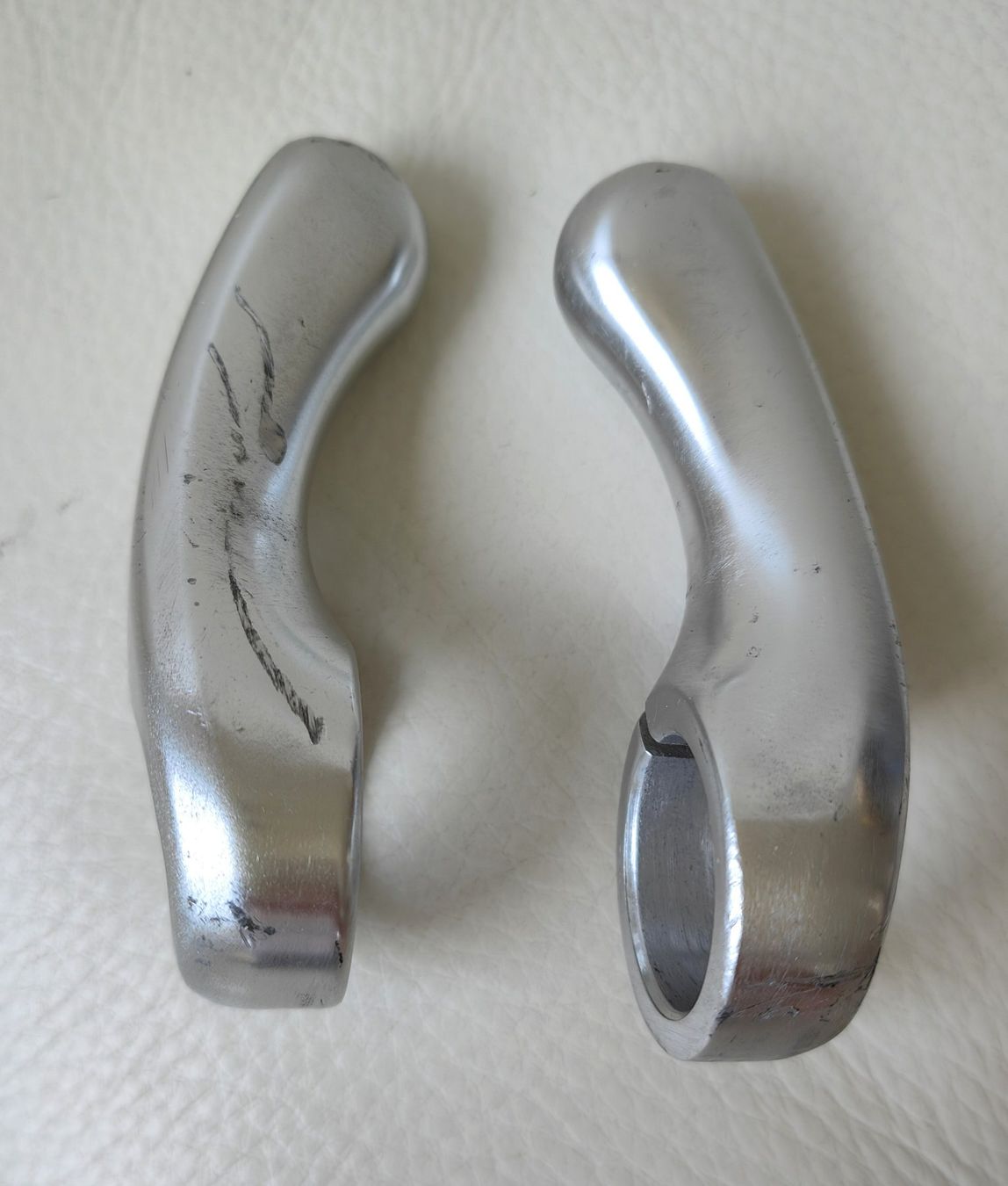 Pezzi di ricambio: Lenkerhörnli / Lenkergriffe / Aluminium 2 Stk. – Usato da Lachen SZ venduto da PizBuin35 1