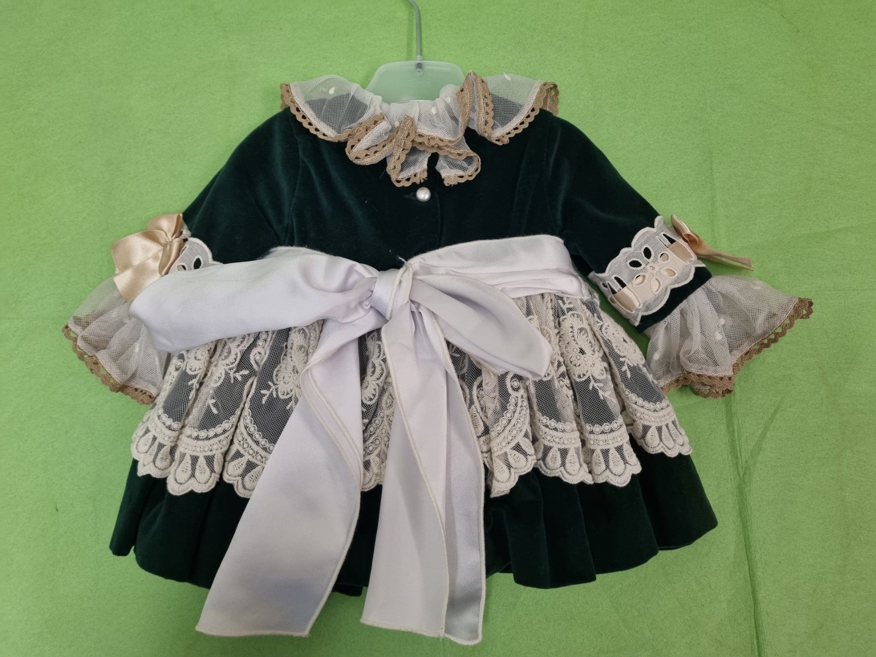 Vestiti & Gonne: Festtagskleid Baby ca. Grösse 62 – Usato da Schönenwerd venduto da Chez_Mimi 1