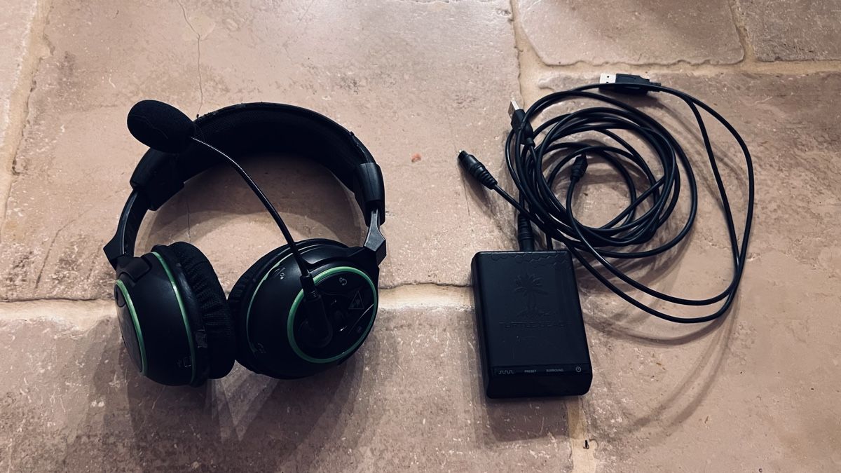 Microsoft Console: Xbox One Konsole mit Spielen und Headset – Usato da schöftland venduto da polymechaniker 3