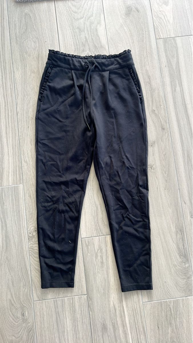 Pantaloni: Schwarze Hose Grösse S – Usato da Niederhelfenschwil venduto da tab_xlc7