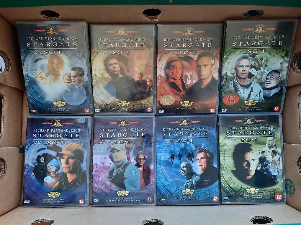 Tutti i DVDs: Sargate SG 1  volume 1 à 31 – Usato da Montreux venduto da princessemalabar 3