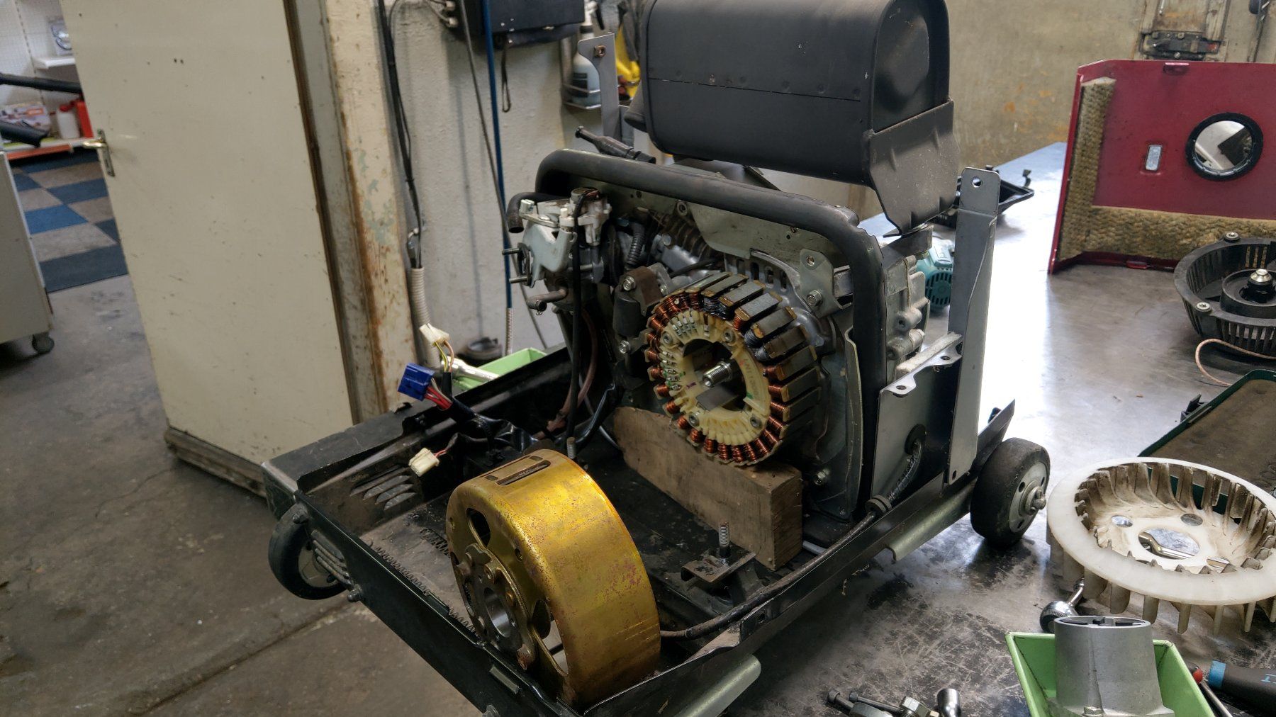 Honda Generatori di corrente: Generator Honda EU 30 is - defekt – Difettoso da Bern venduto da ksliqbe 8