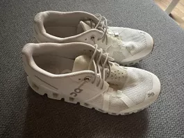 On Cloud Sneakers in Weiss, Grösse 36.5.
