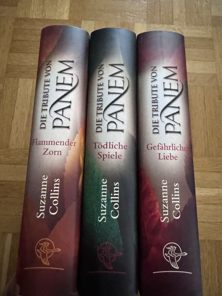 Libri: Tribute von Panem Trilogie – Nuovo (secondo la descrizione) da Wilderswil venduto da hallo35641 1