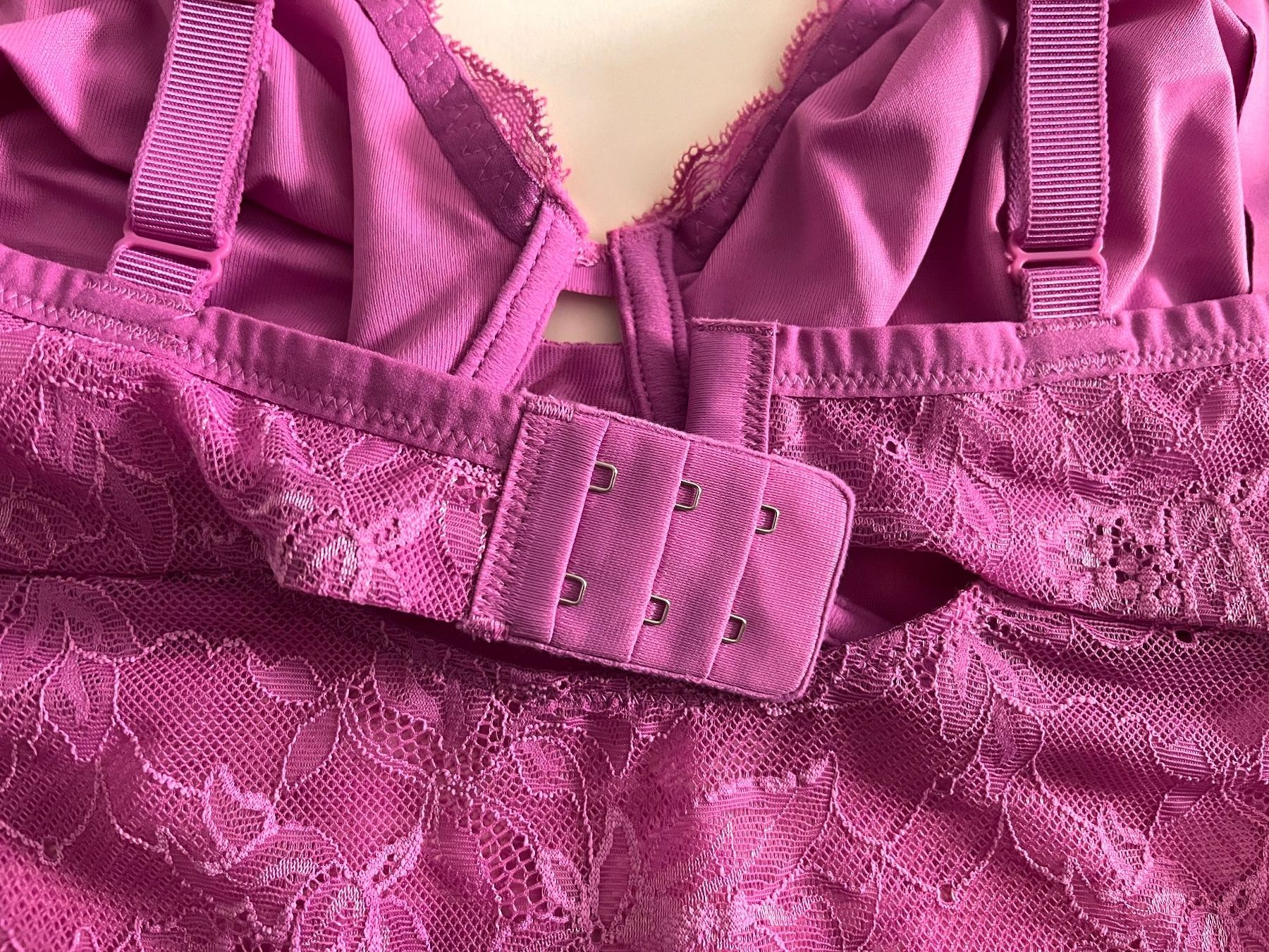 Triumph Sonstige Unterwäsche: TRIUMPH, Bustier Amourette Charm, Grösse 75E, Farbe Pink – Neu und originalverpackt aus Rudolfstetten von gst_g7xl 4