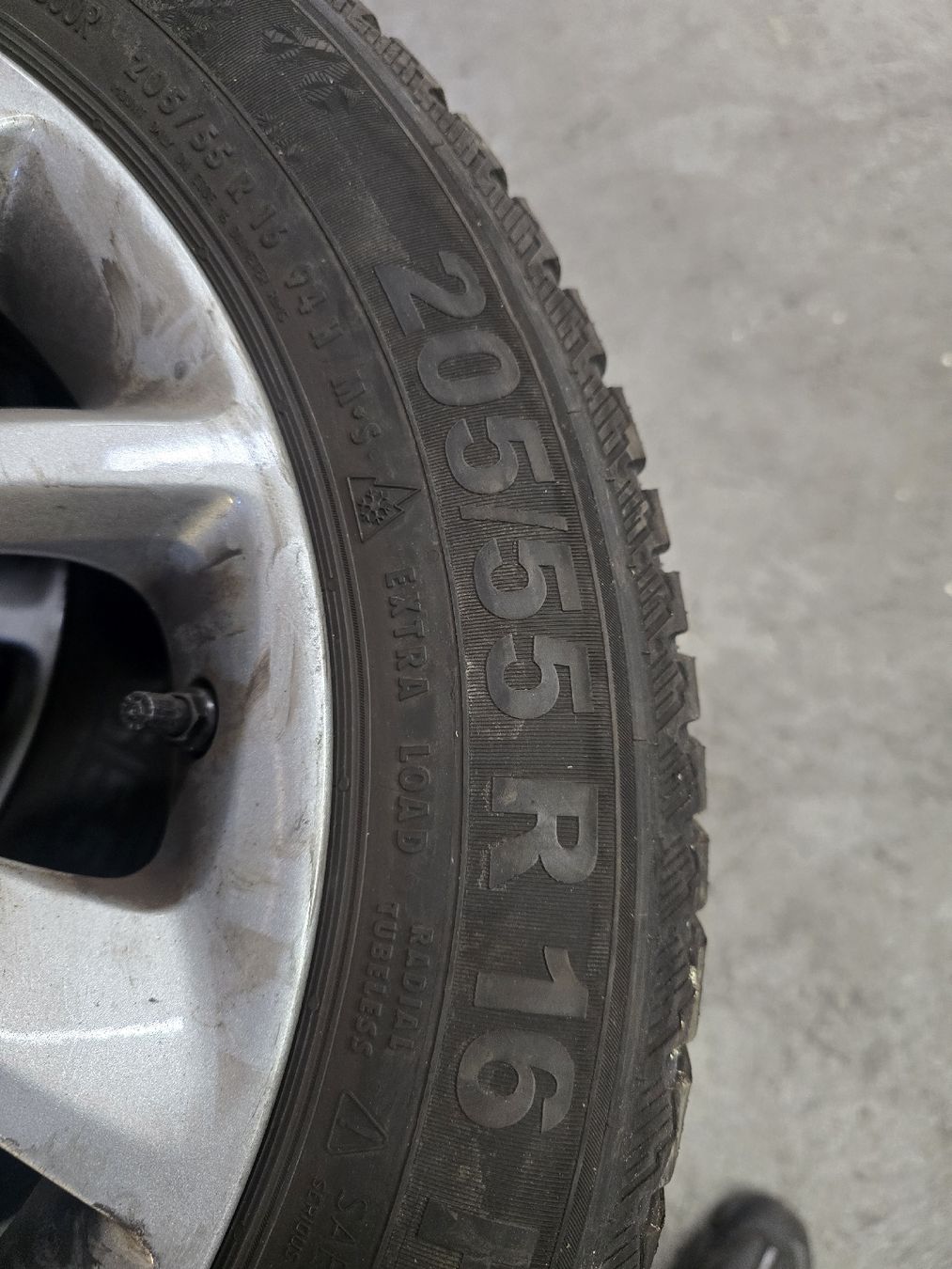 Pneumatici & Ruote complete: Opel Astra Winter Kompletträder  – Usato da Bilten venduto da lykuivku 4
