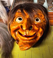 Original Krienser Holzmaske, Tragmaske Kriens Holz