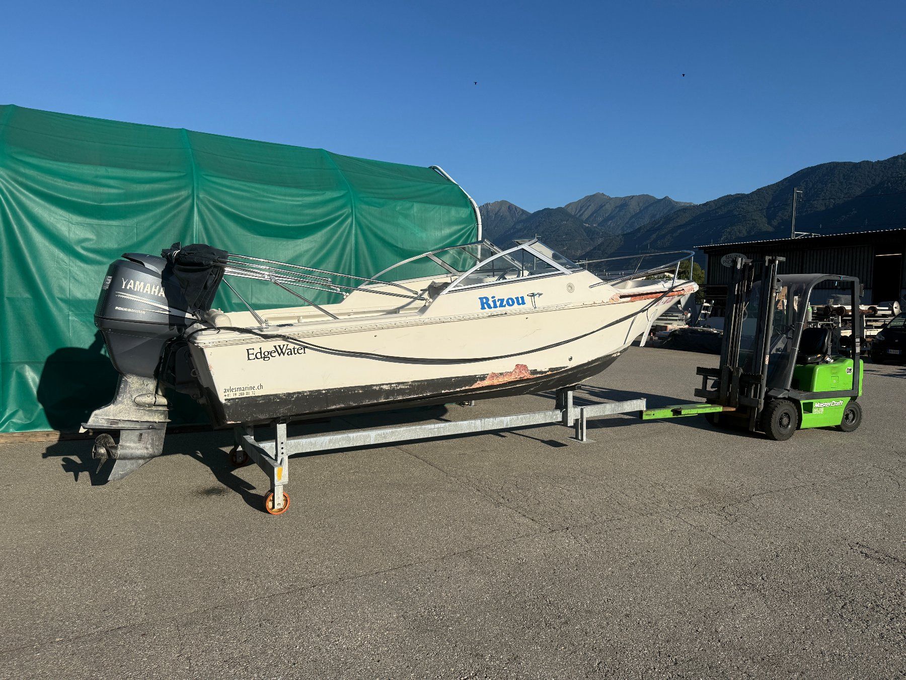 Yamaha Boote: Boot mit Gelcoat schaden – Defekt aus Quartino von 5franc