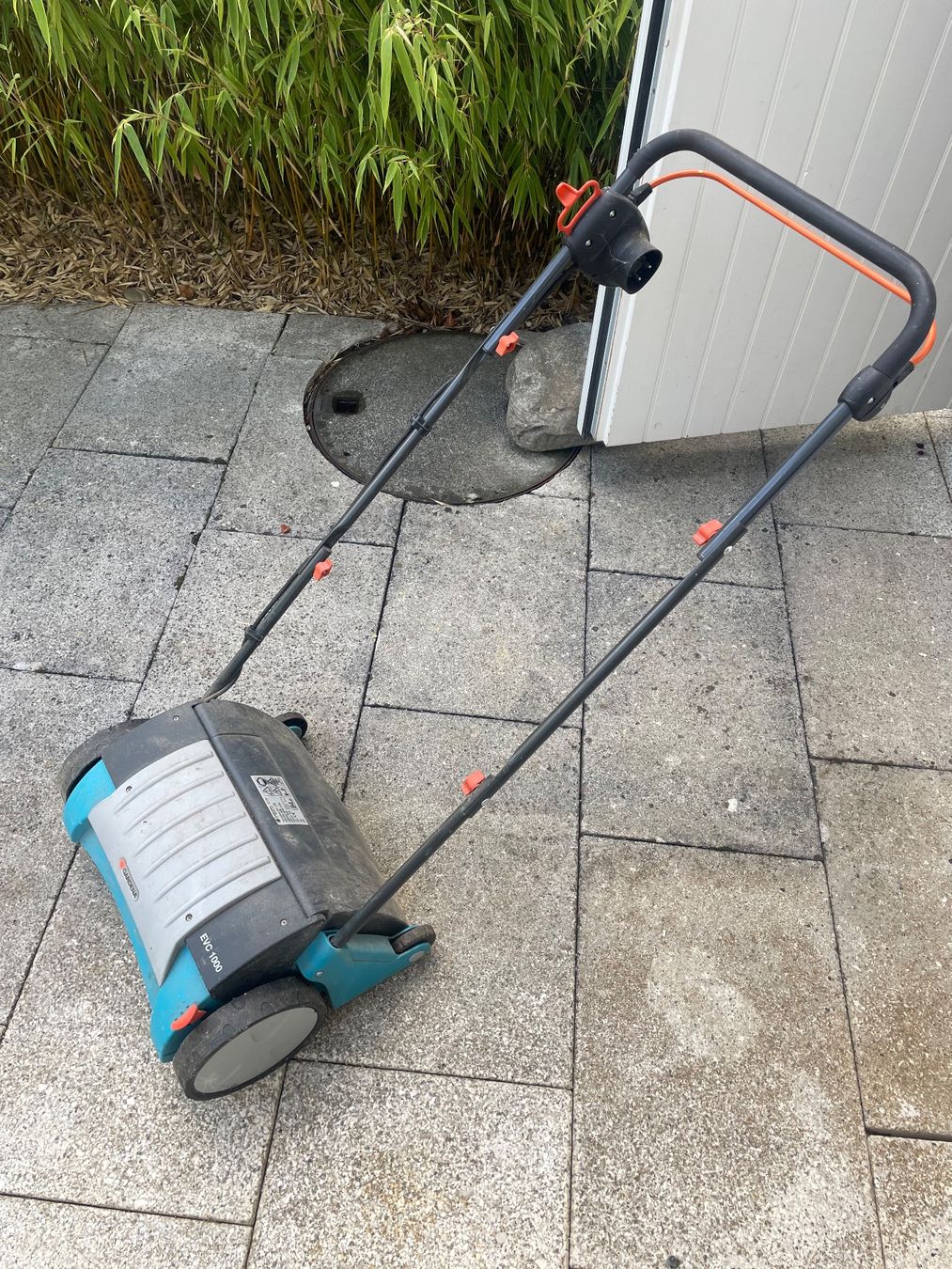 Gardena Appareils de traitement du sol: Gardena Vertikutierer EVC1000 – D'occasion à Mägenwil par WOE01
