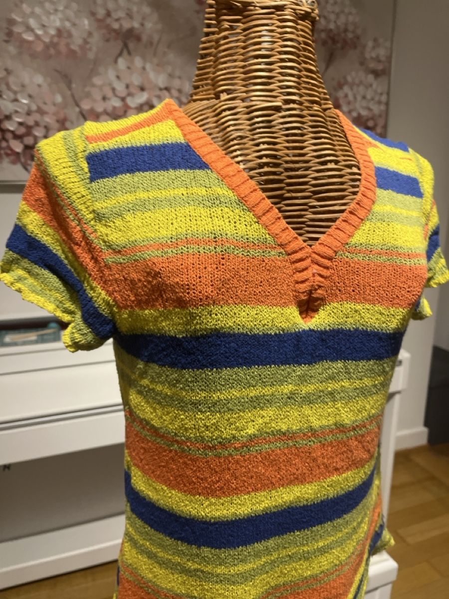 T-shirt: Kurzarm Strickshirt, farbig, S – Usato da Solothurn venduto da Bobesch08 2